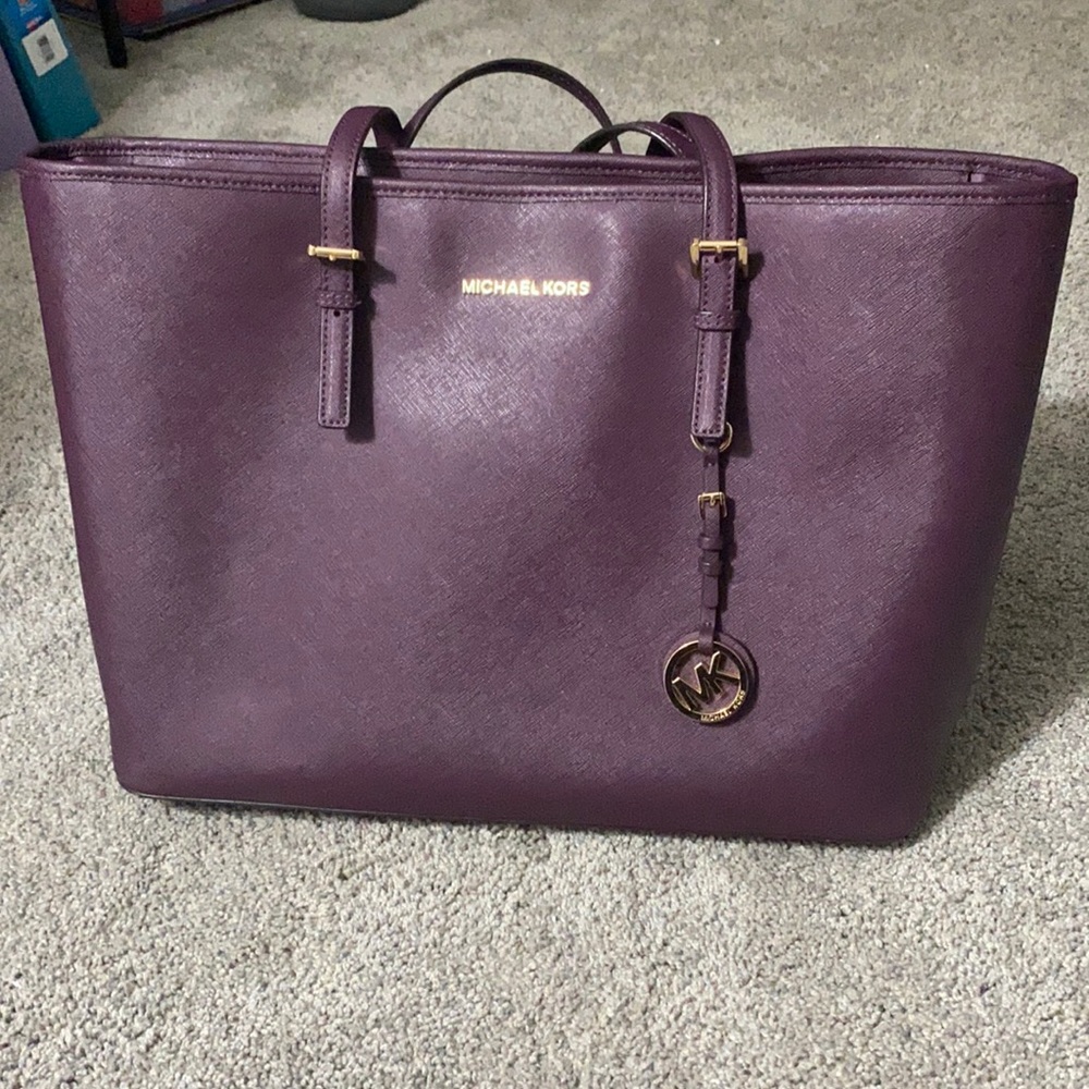 Michael Kors Used, no scratches, stains or scuffs